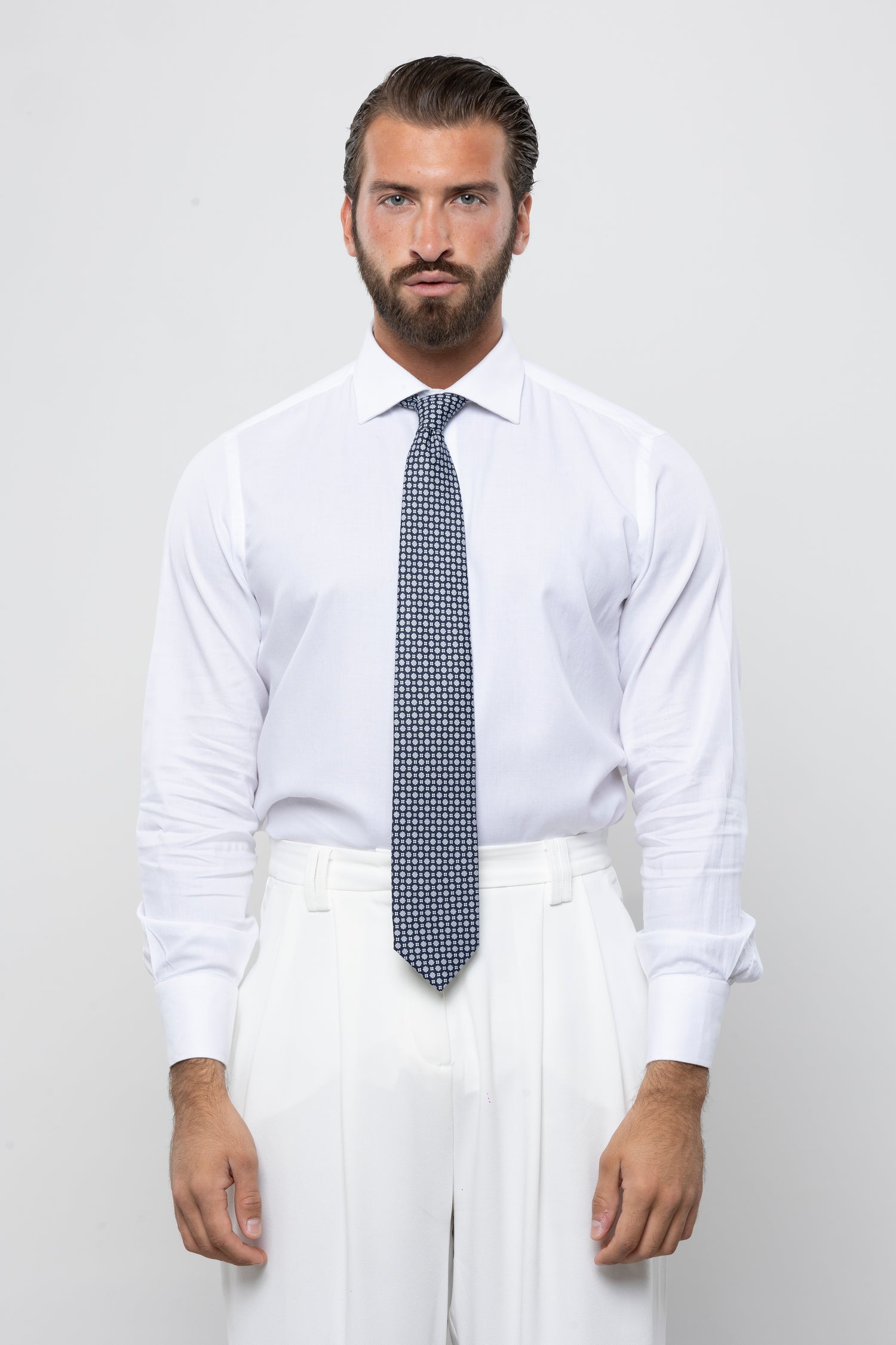 CRAVATTA 3 PIEGHE ITALIANA “PAOLA” MICRO MOTIVO FLOREALE – BLU E BIANCO